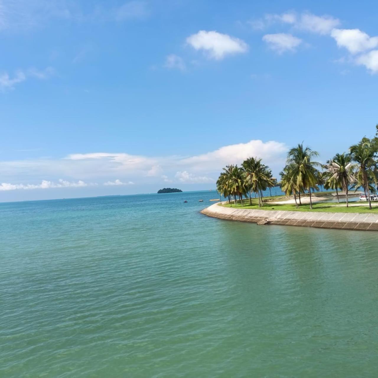 Apartment Seaview Beach Pd Porto Dickson Exterior foto